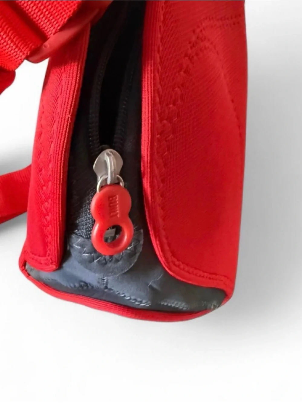 BUILT Cargo Red Crossbody Medium Neoprene Polyester Camera Bag